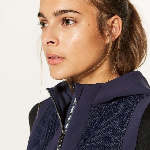Lululemon The Spaces In Between Vest Midnight Navy - Picture 4 of 11